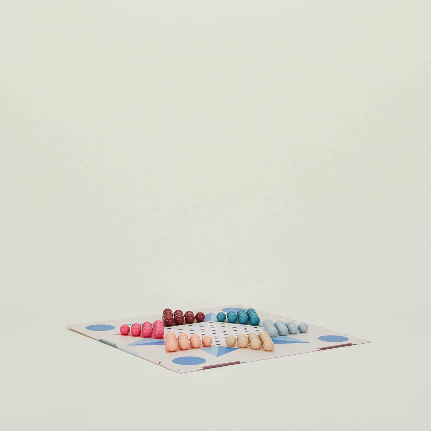 Play Chinese Checkers